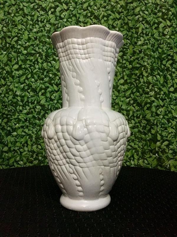 Vaso de Porcelana Grande com Detalhes