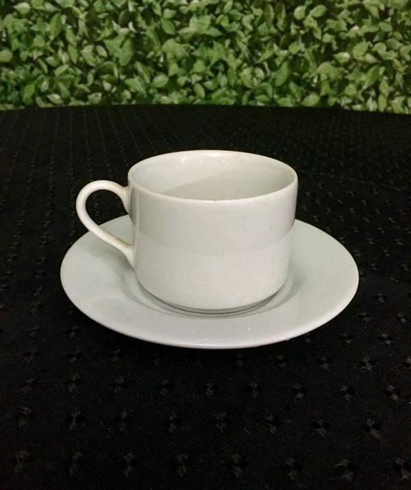 Xícara de Chá Porcelana Lisa com Pires